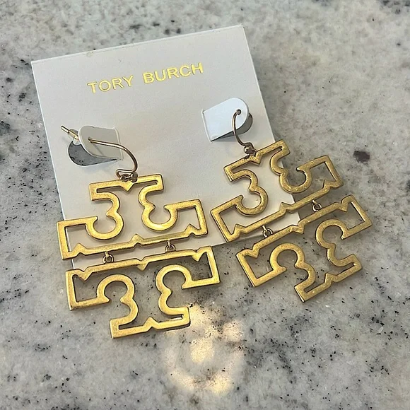 💯 🔥Brand New NWT Tory Burch TB Logo Britton Gold Earrings - Picture 1 of 4